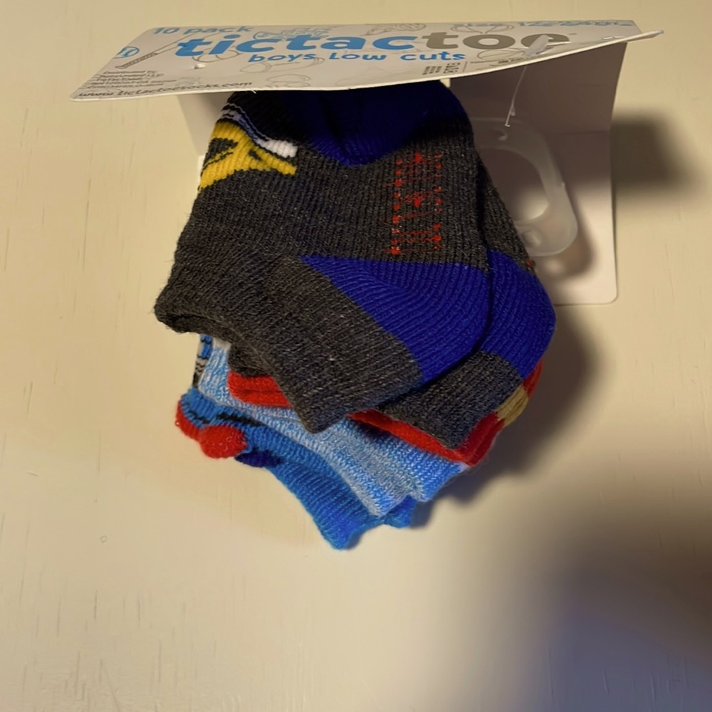 TicTacToe size 12 to 24 months new socks four pairs